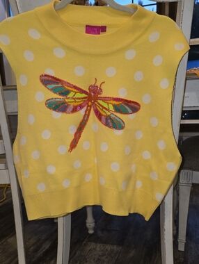 QUEEN OF SPARKLES Yellow Polka Dot Sleeveless Knit Top with Sequined Dragonfly
